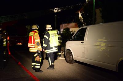 Balkonbrand setzt Dachstuhl in Brand: Bewohner konnten sich selbststaendig retten in Ingersheim